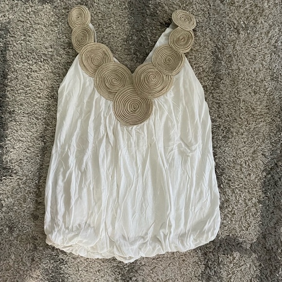 Body Central womens top with decorative v neck - Picture 1 of 4